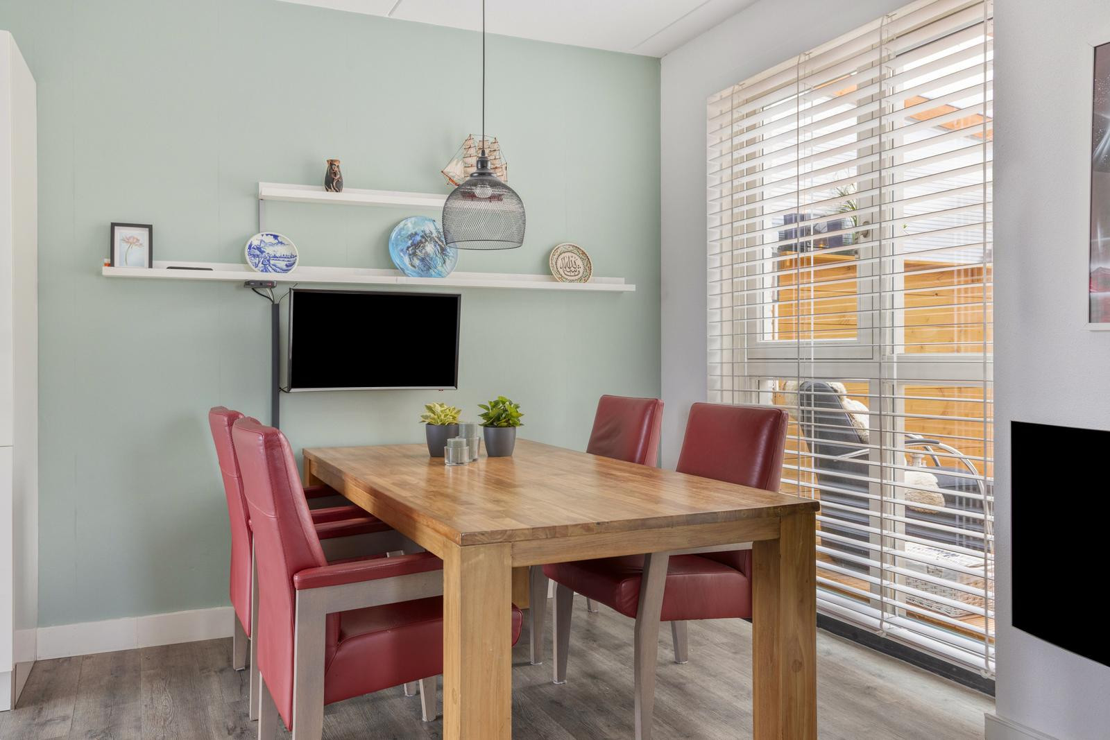 Hoekwoning te koop: Muldersweg 156, Etten-Leur