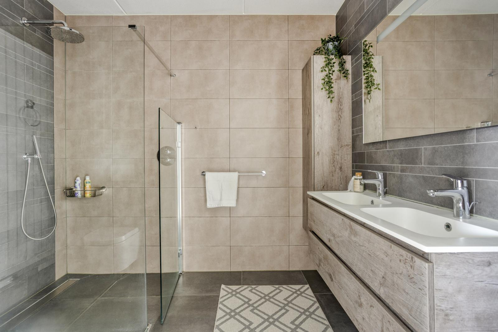 Hoekwoning te koop: Muldersweg 156, Etten-Leur