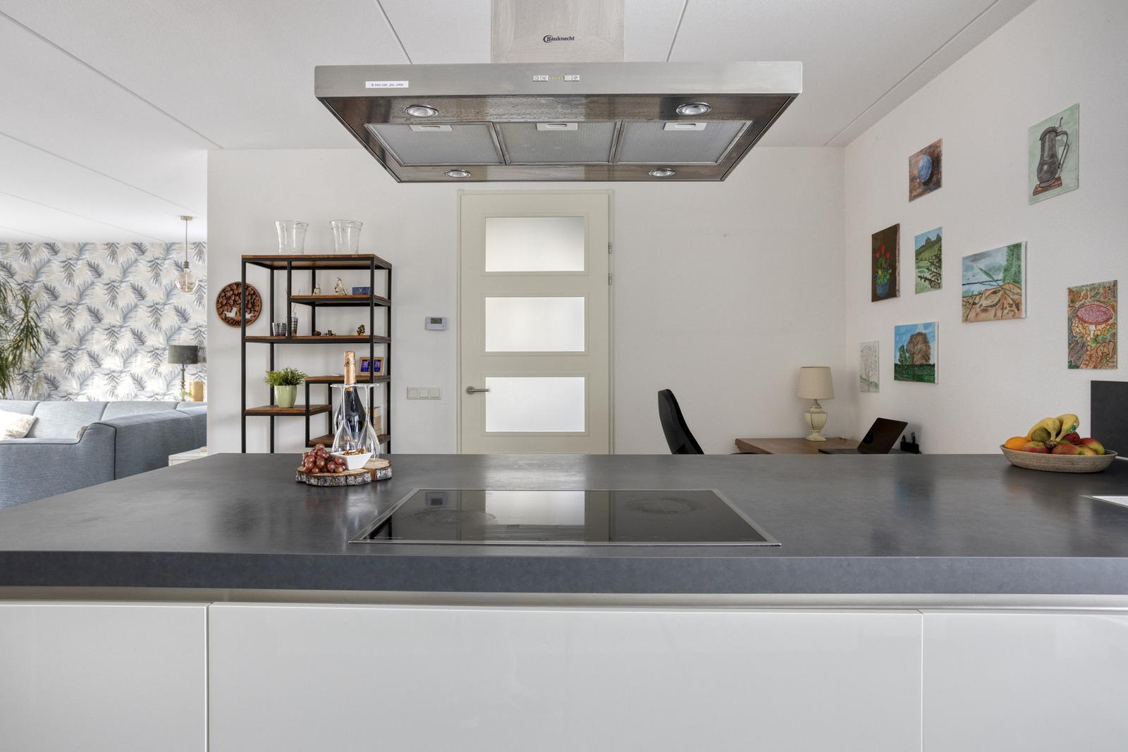 Hoekwoning te koop: Muldersweg 156, Etten-Leur