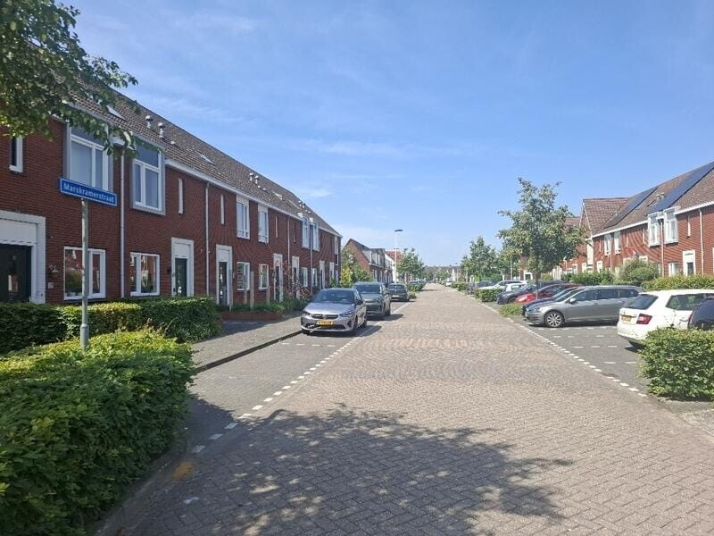 Tussenwoning te koop: Marskramerstraat 72, Etten-Leur
