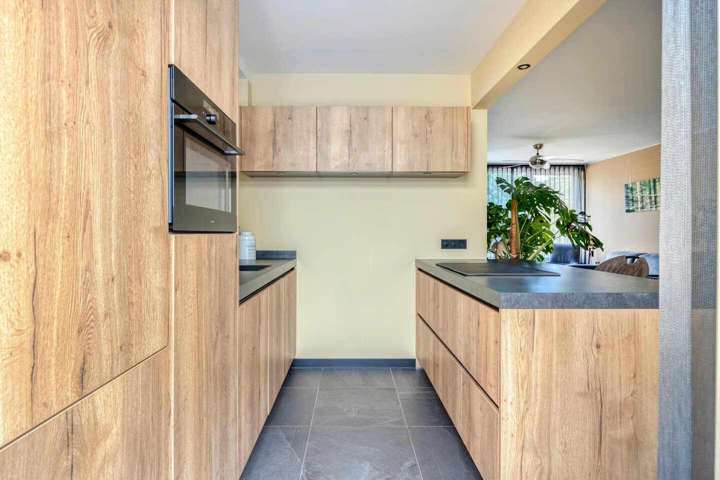 Tussenwoning te koop: Laurierhof 75, Etten-Leur