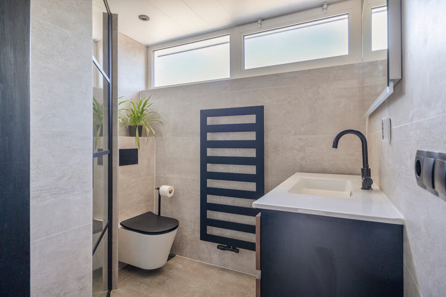 Tussenwoning te koop: Laurierhof 75, Etten-Leur