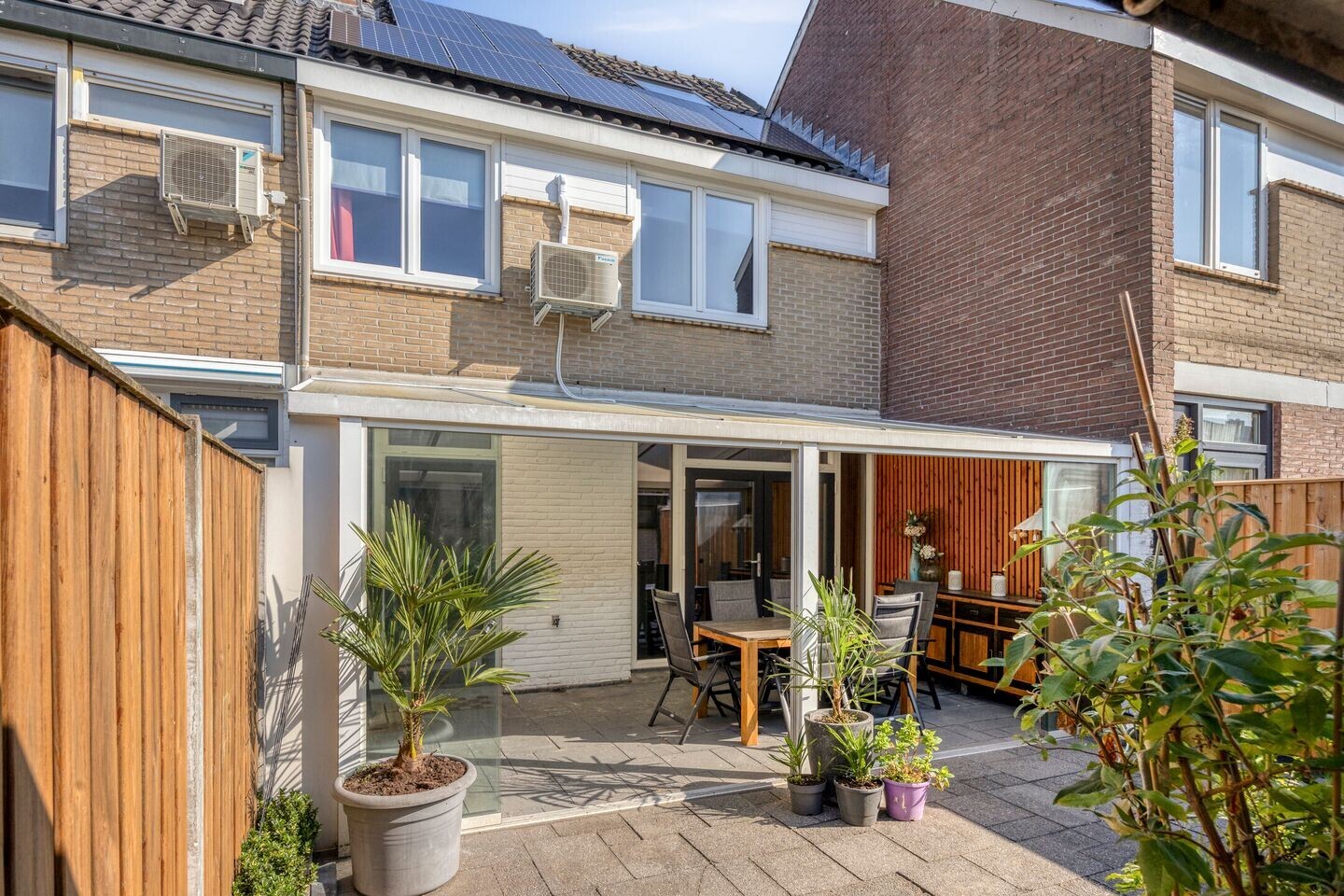 Tussenwoning te koop: Laurierhof 75, Etten-Leur