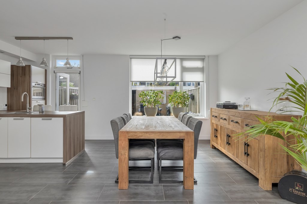 Tussenwoning te koop: Roerdomp 50, Etten-Leur