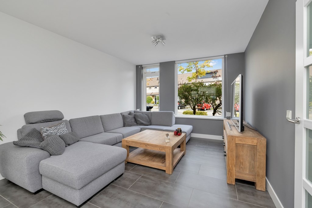 Tussenwoning te koop: Roerdomp 50, Etten-Leur