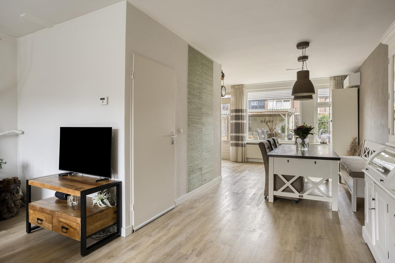 Tussenwoning te koop: Kwikstaart 47, Etten-Leur