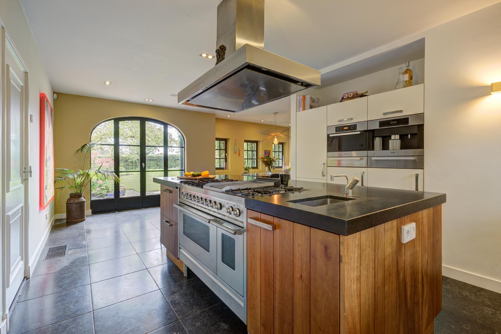Vrijstaande woning te koop: Hoge Vaartkant 18, Etten-Leur