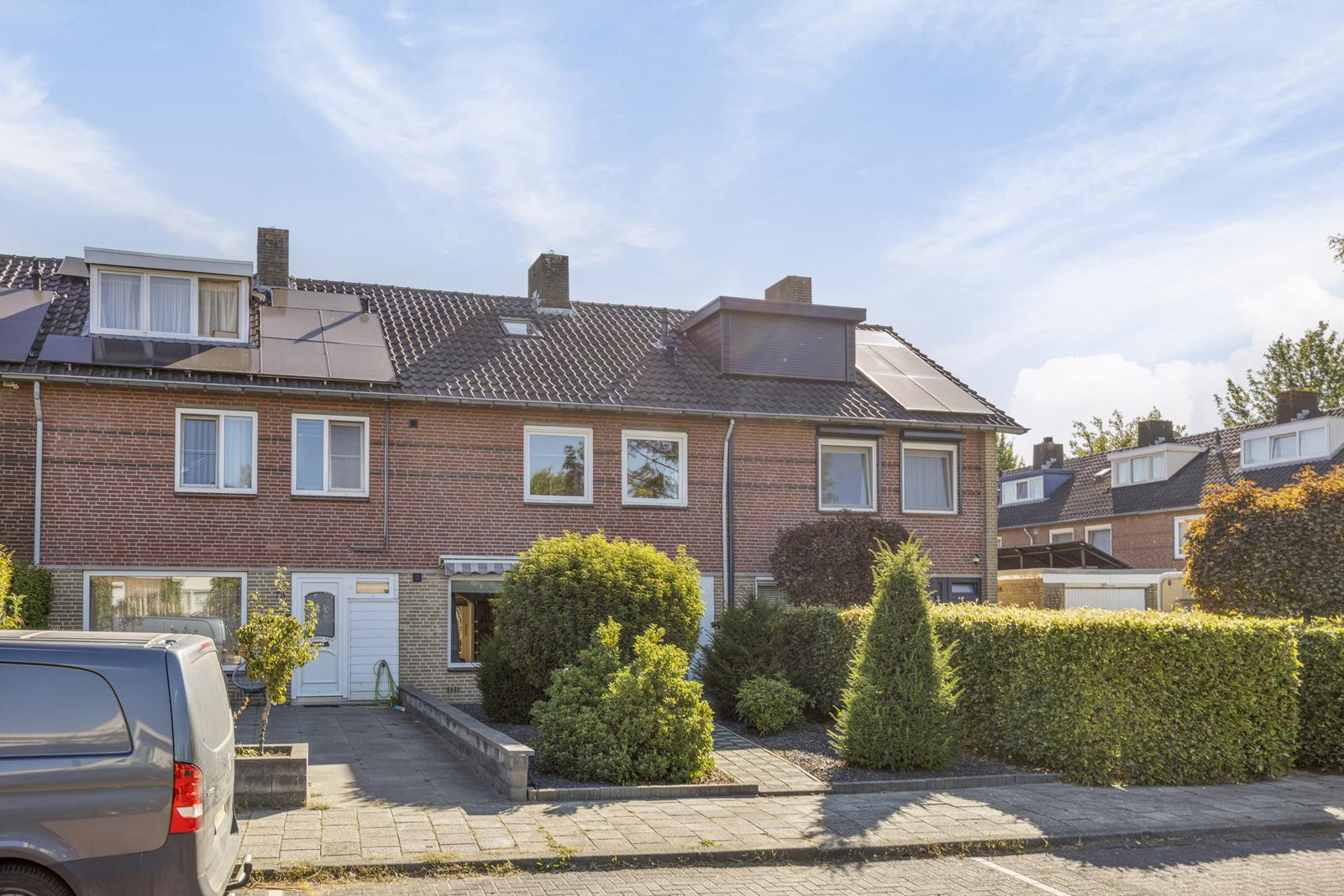 Tussenwoning te koop: Tolhuislaan 76, Etten-Leur