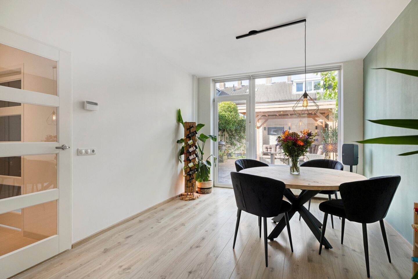 Tussenwoning te koop: Rochussenlaan 13, Etten-Leur