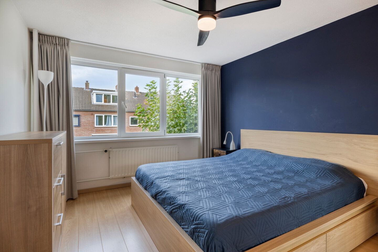 Tussenwoning te koop: Rochussenlaan 13, Etten-Leur