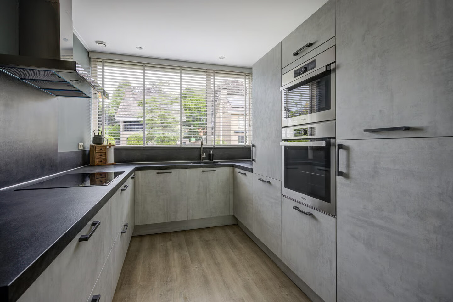 Tussenwoning te koop: Bazuinlaan 21, Etten-Leur
