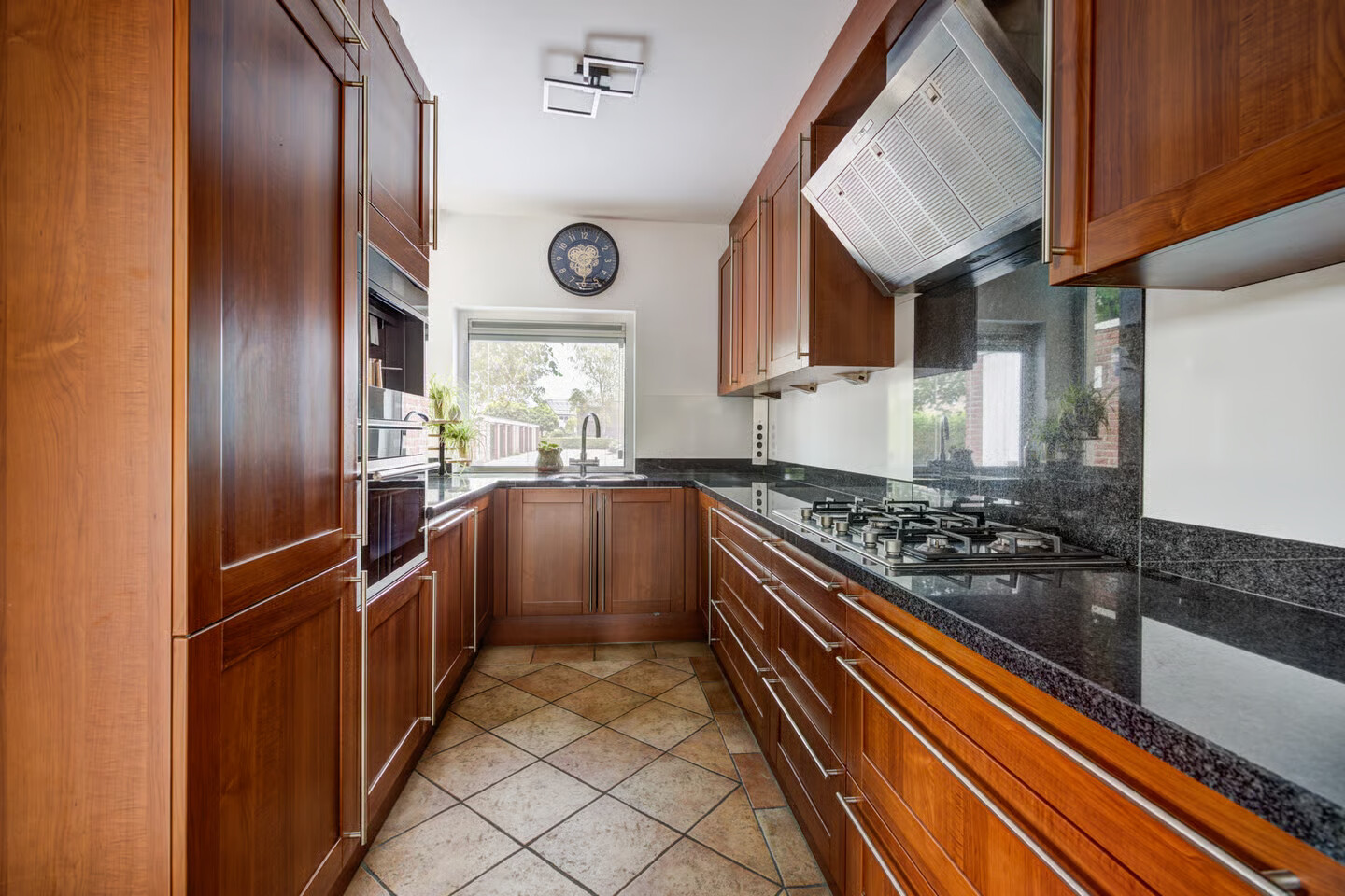 Hoekwoning te koop: Beiaard 24, Etten-Leur
