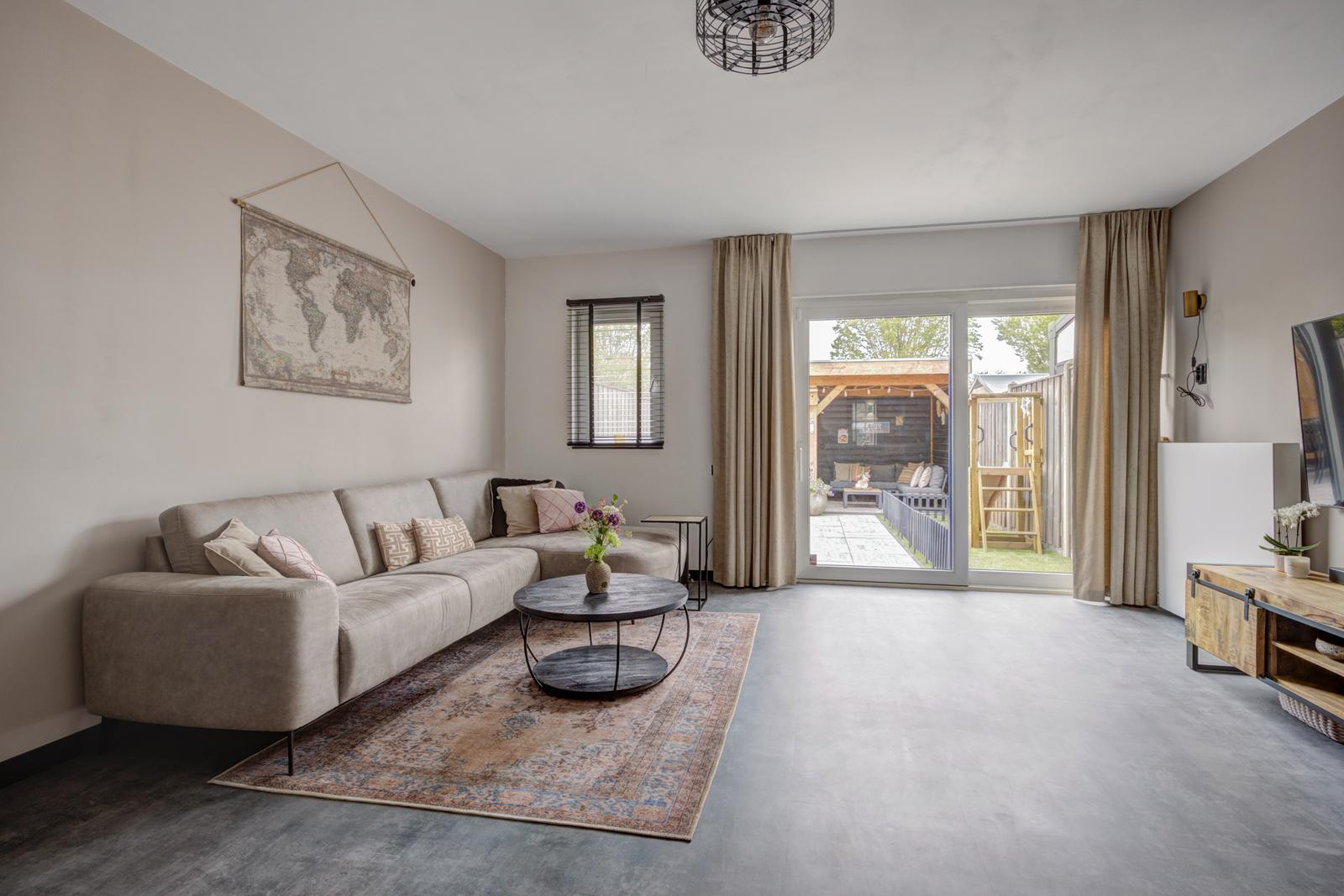 Tussenwoning te koop: Beiaard 150, Etten-Leur