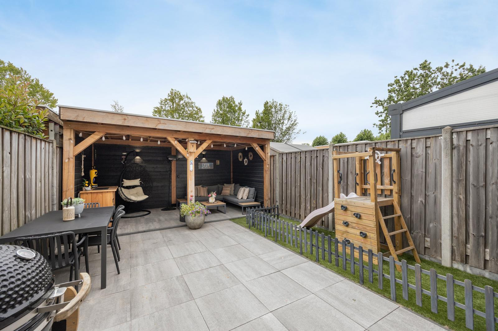 Tussenwoning te koop: Beiaard 150, Etten-Leur