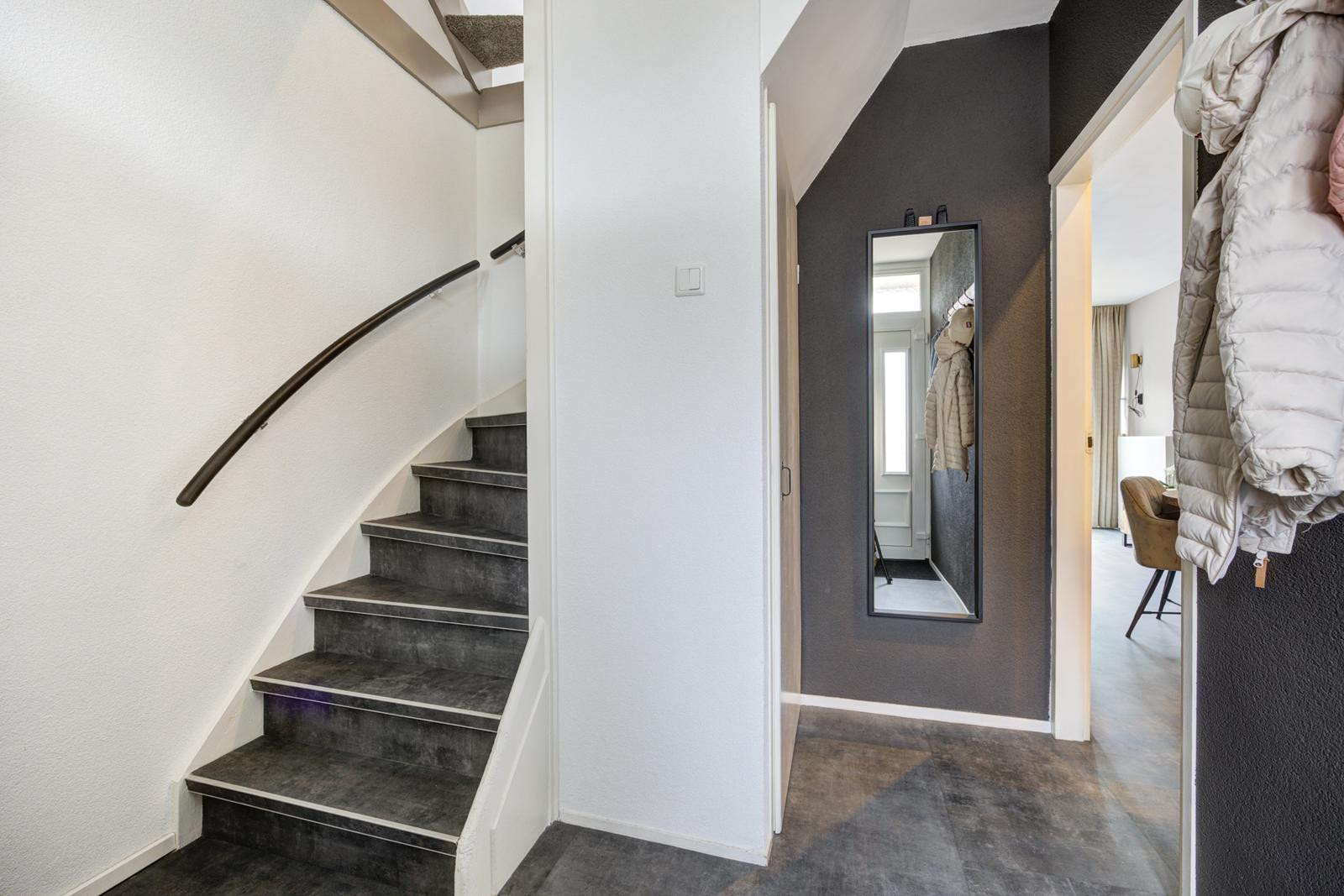 Tussenwoning te koop: Beiaard 150, Etten-Leur