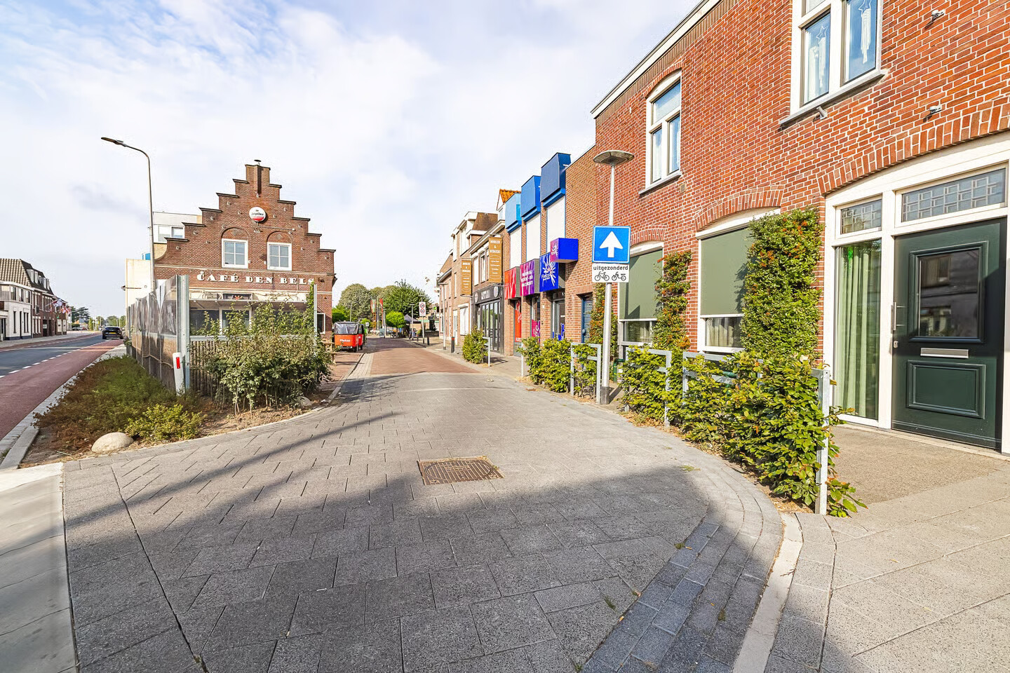 Tussenwoning te koop: Molenstraat 142, Zundert