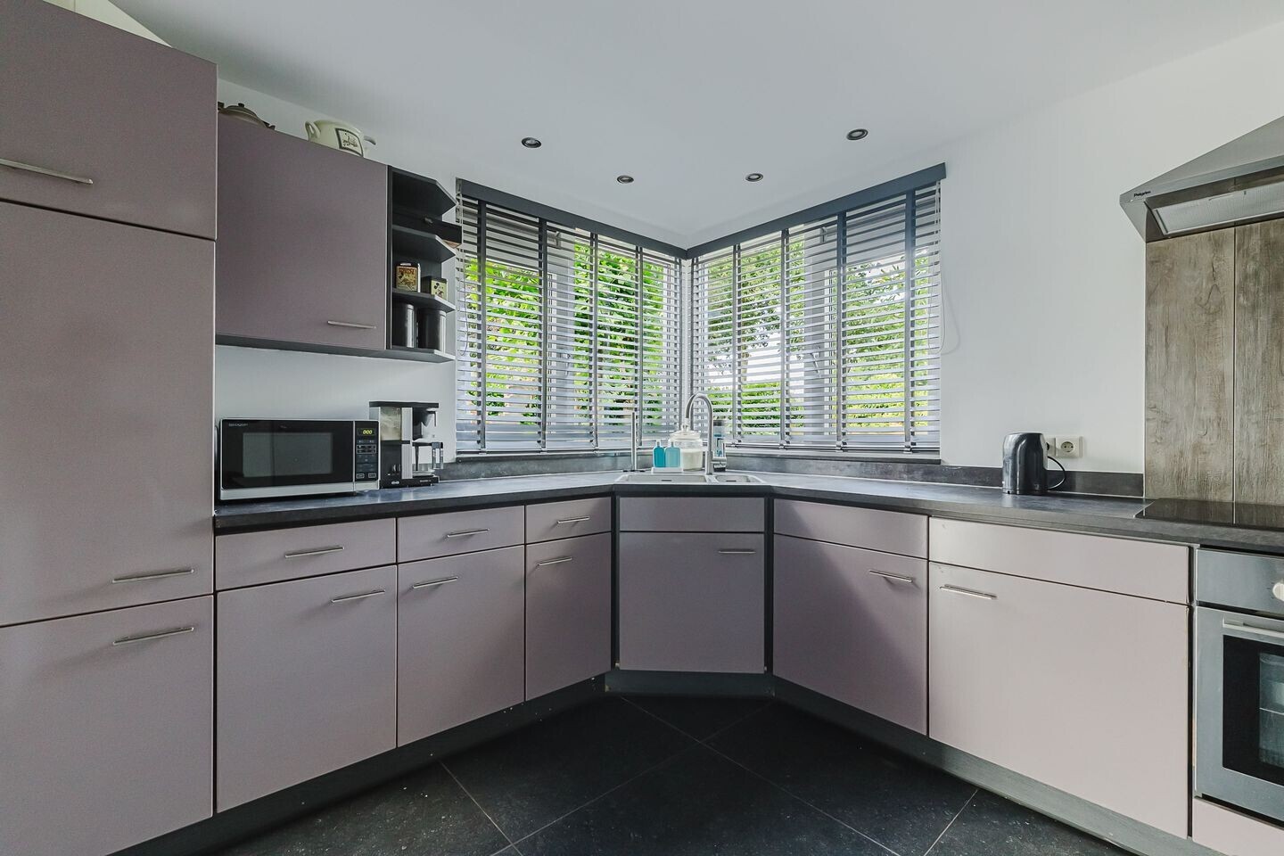 Hoekwoning te koop: Bloemenstee 10, Klein Zundert
