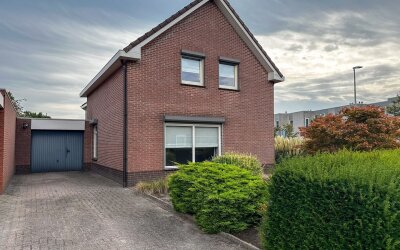 Huis te koop Julianalaan 12-A