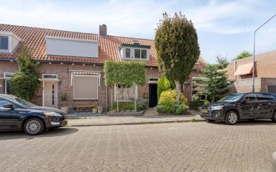 Pastoor Bressersstraat 12