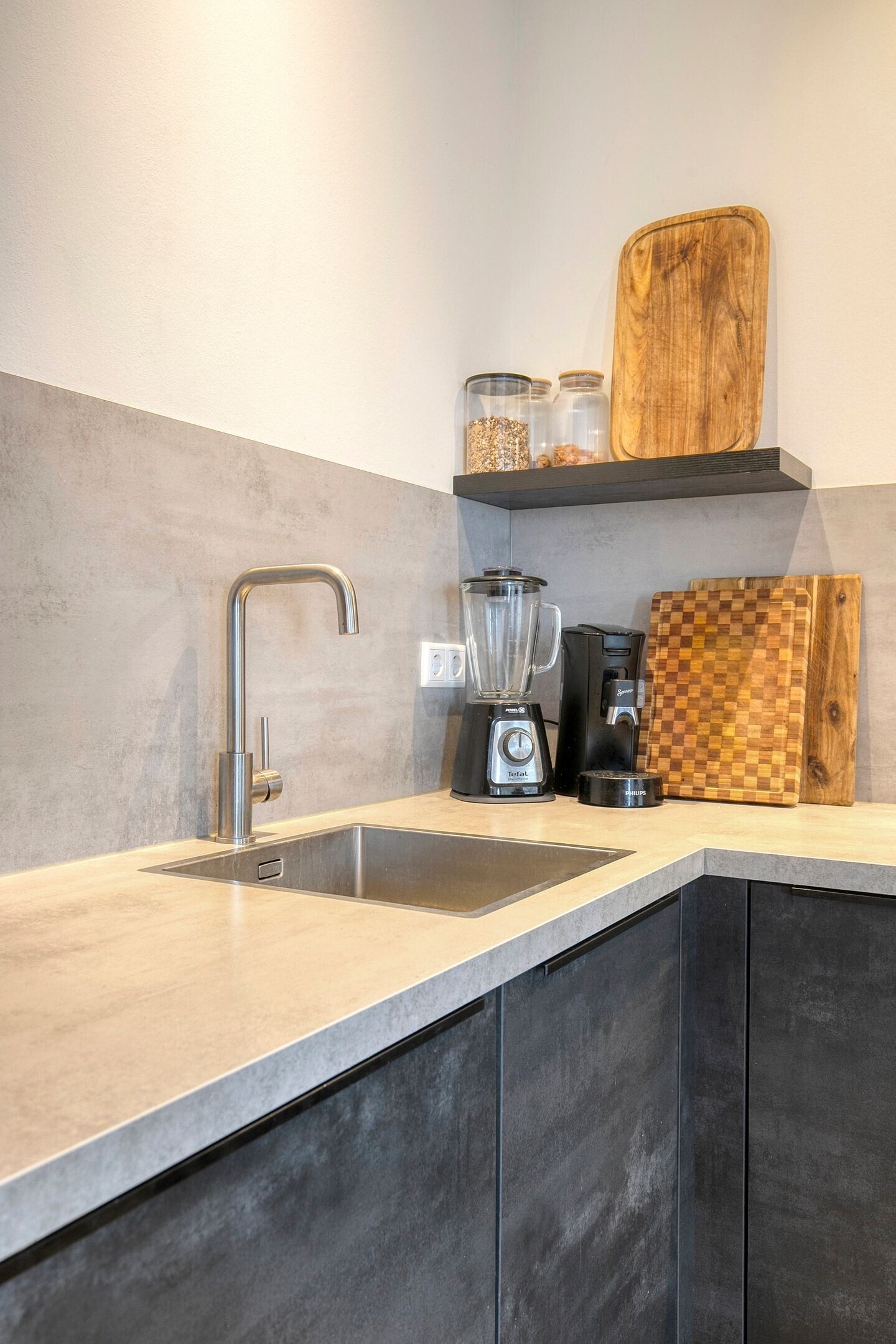 Appartement te koop: Arendshof 325, Oosterhout