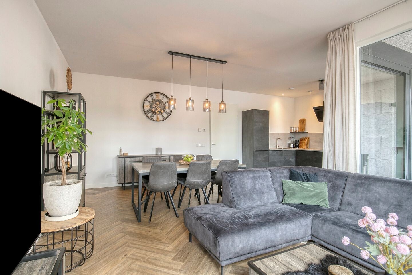 Appartement te koop: Arendshof 325, Oosterhout