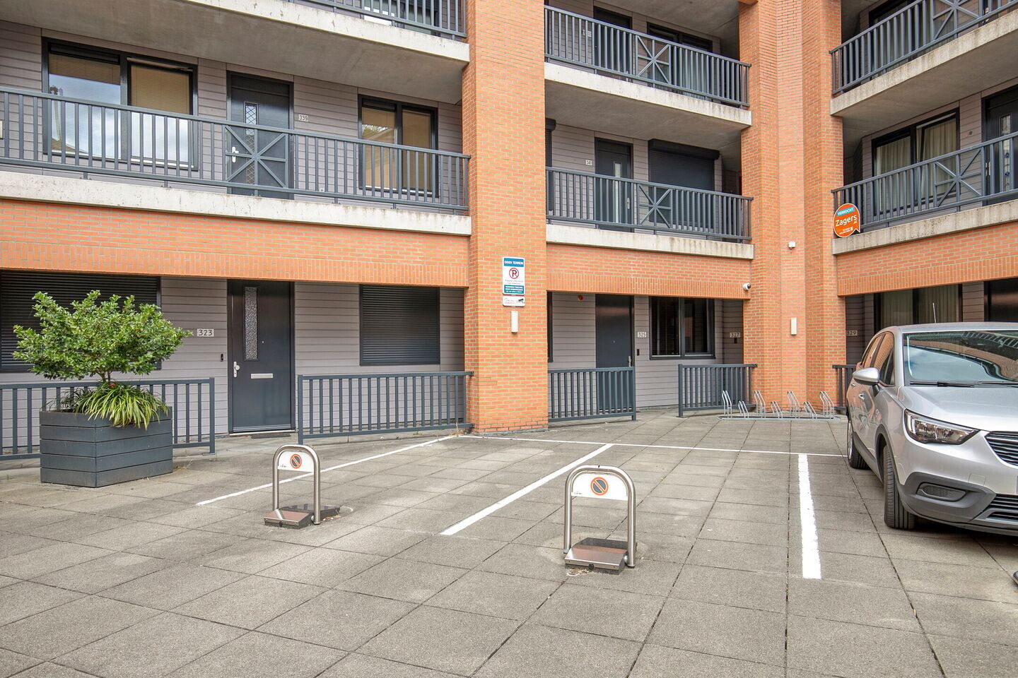 Appartement te koop: Arendshof 325, Oosterhout