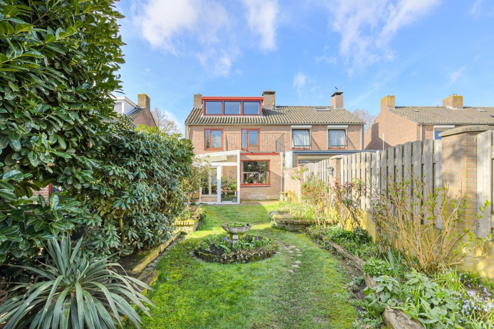 Twee-onder-één-kap te koop: Proostenweg 15, Oosterhout