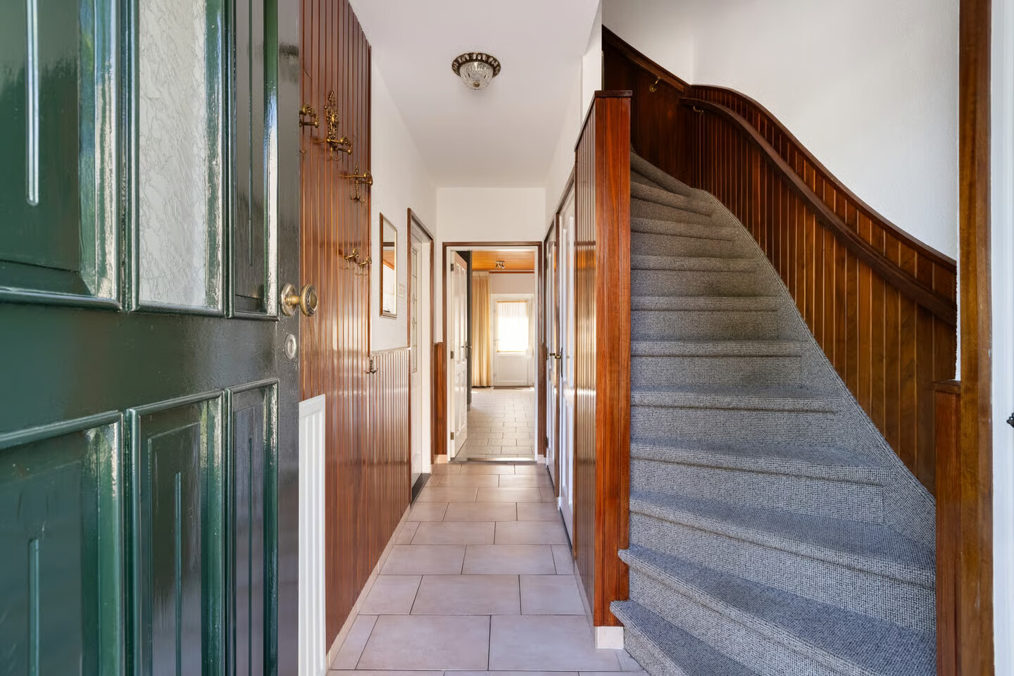 Tussenwoning te koop: Mgr. Frenckenstraat 9, Oosterhout