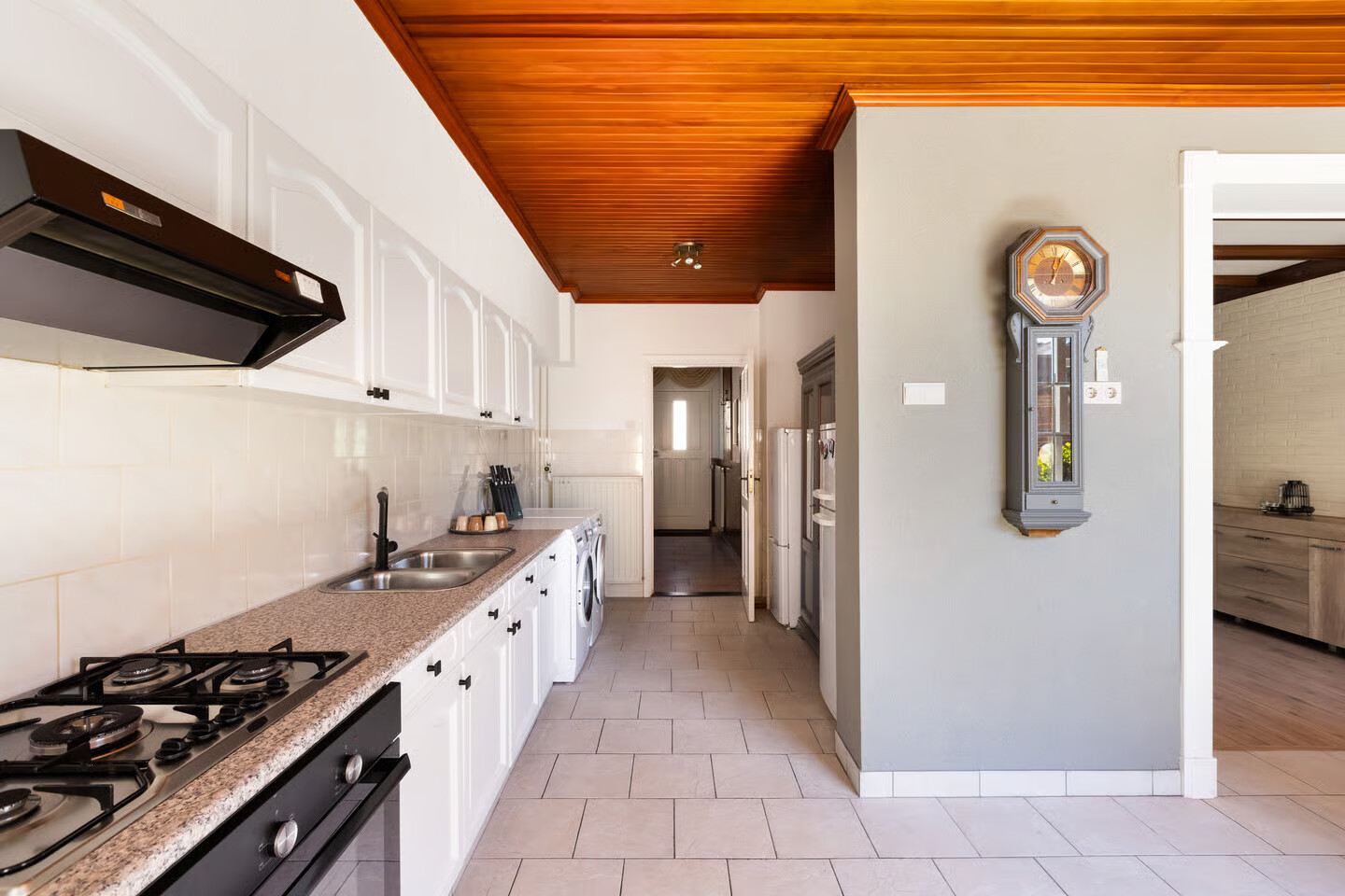 Tussenwoning te koop: Mgr. Frenckenstraat 9, Oosterhout