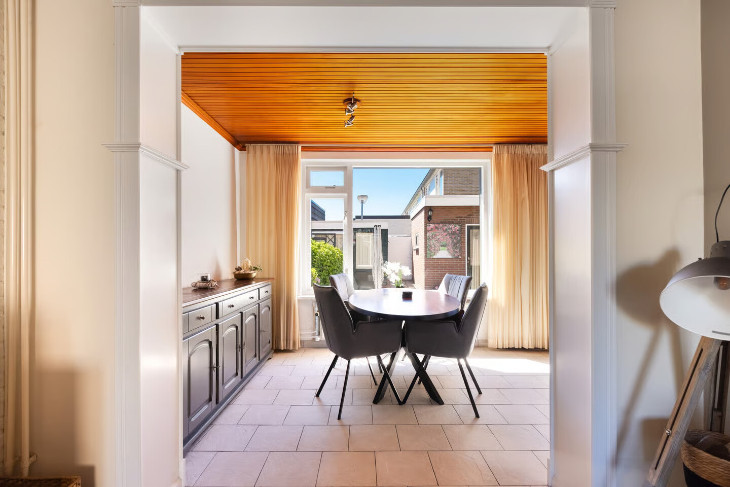 Tussenwoning te koop: Mgr. Frenckenstraat 9, Oosterhout