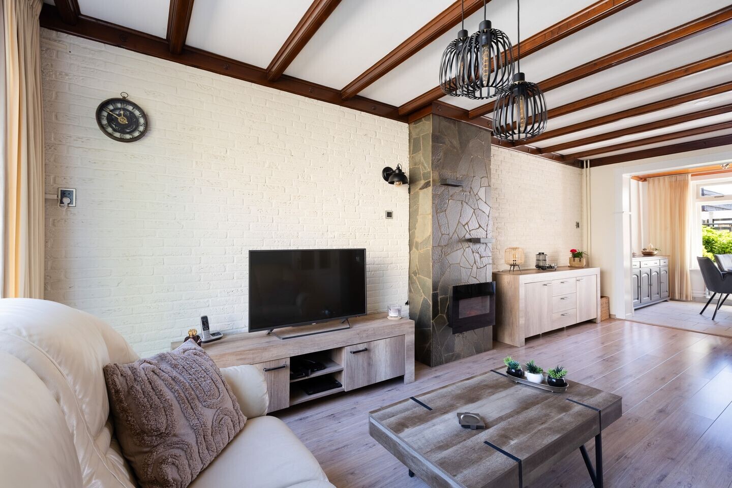 Tussenwoning te koop: Mgr. Frenckenstraat 9, Oosterhout