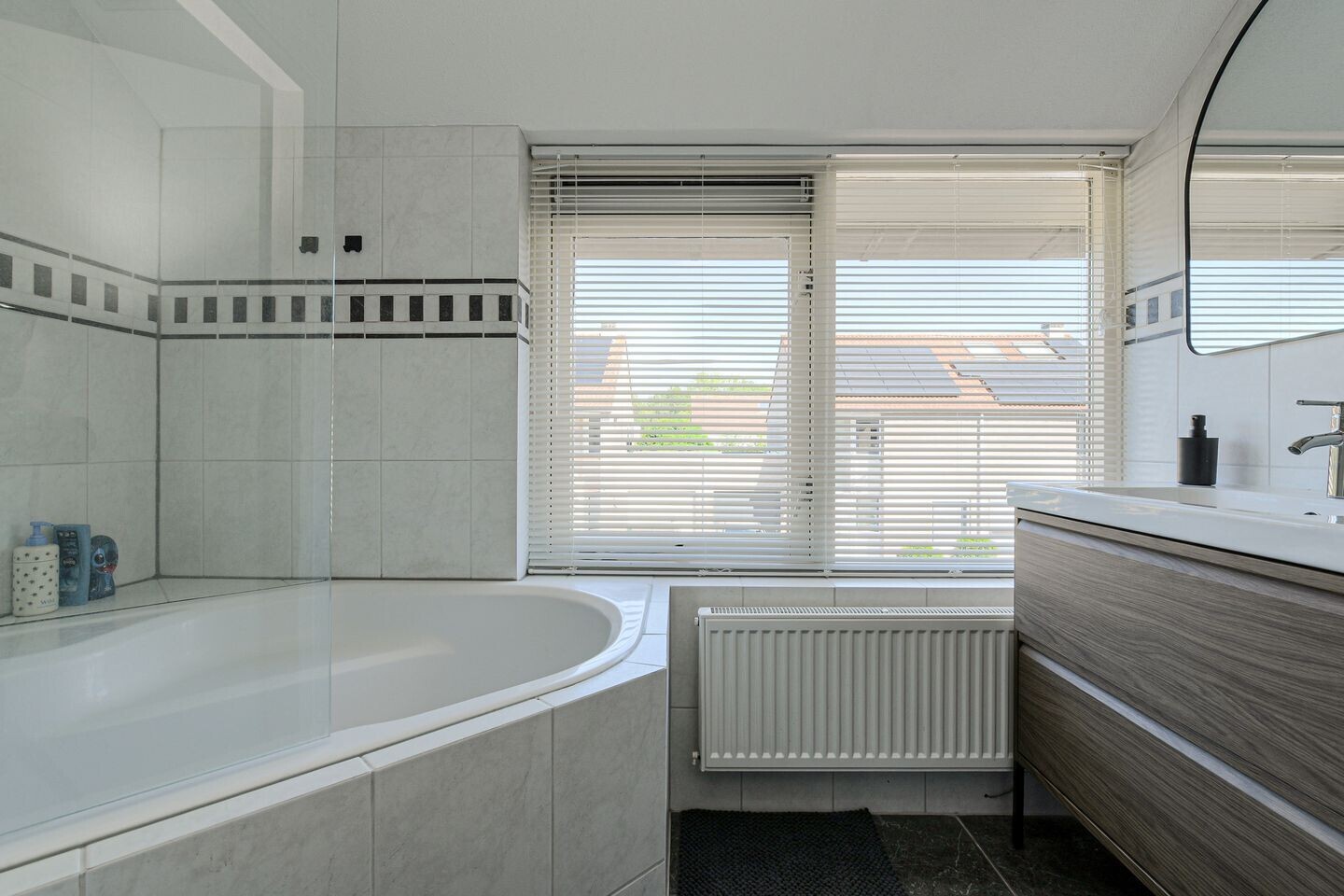 Tussenwoning te koop: Hooivorkstraat 21, Oosterhout