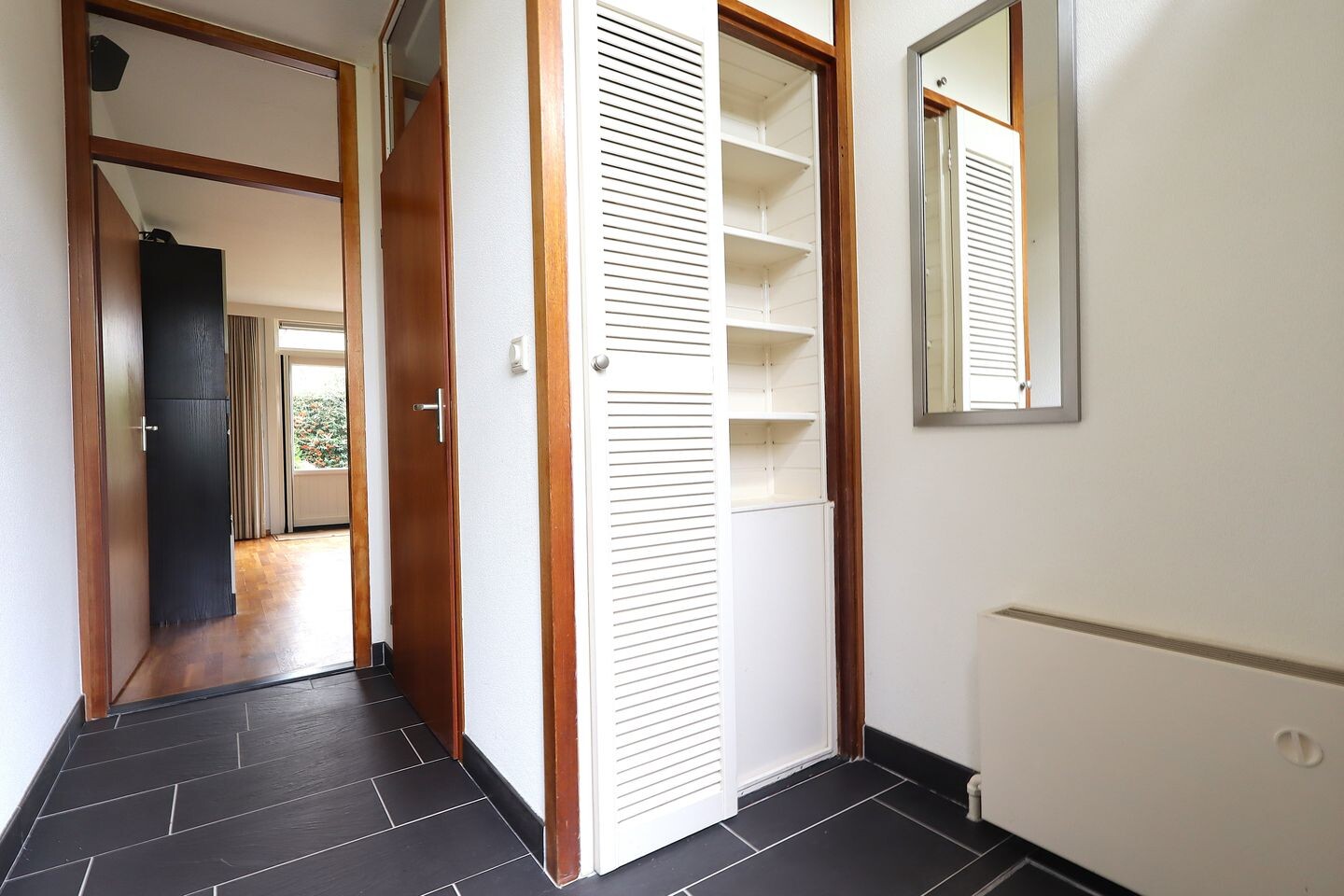 Tussenwoning te koop: Basielhof 14, Oosterhout