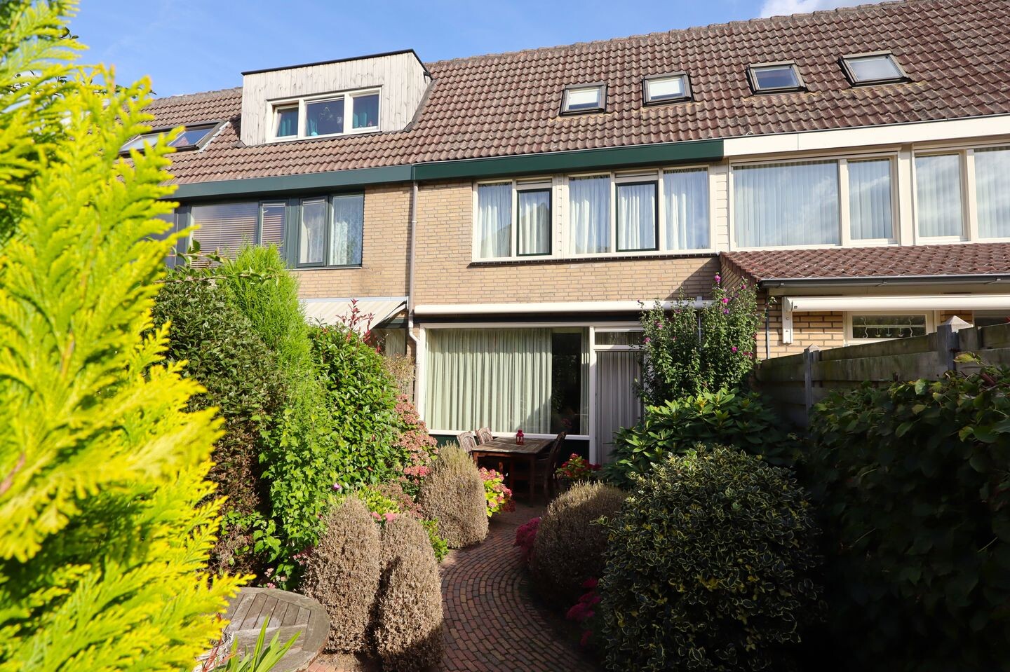 Tussenwoning te koop: Basielhof 14, Oosterhout