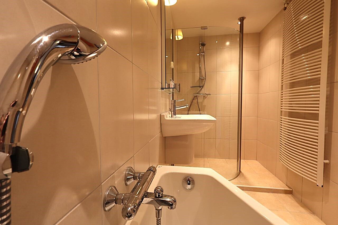 Tussenwoning te koop: Basielhof 14, Oosterhout
