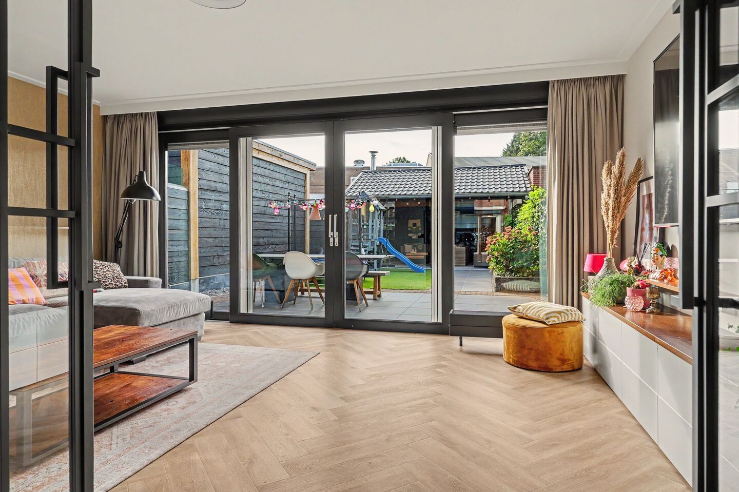Tussenwoning te koop: Middelmeede 22, Made