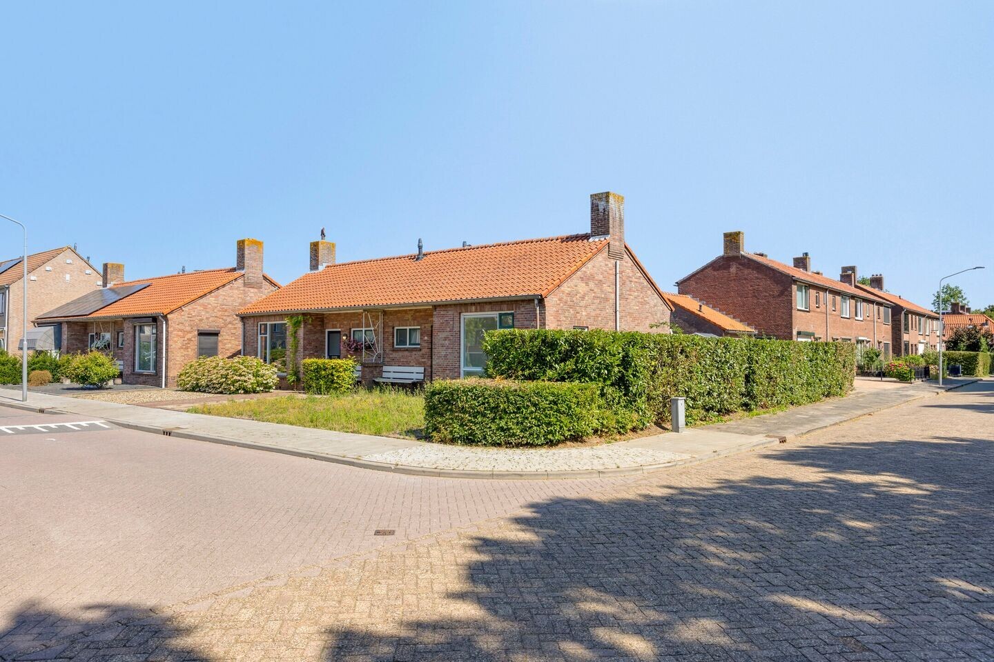 Twee-onder-één-kap te koop: Oranjestraat 2, Lage Zwaluwe