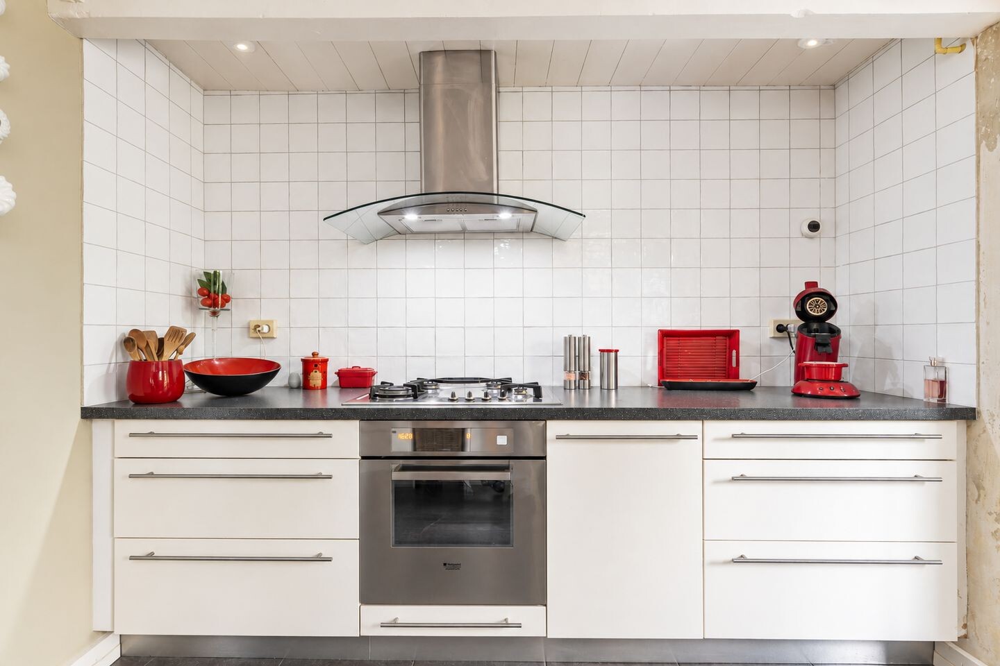 Hoekwoning te koop: Raadhuisstraat 30, Hooge Zwaluwe