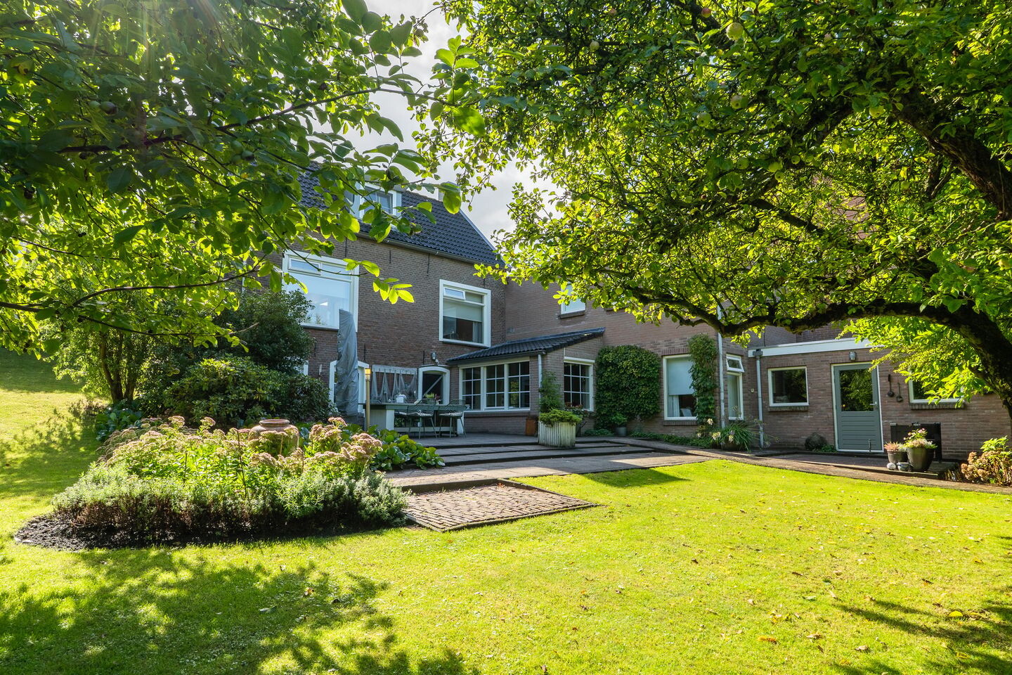 Hoekwoning te koop: Raadhuisstraat 30, Hooge Zwaluwe