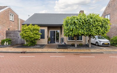 Spoorstraat 27