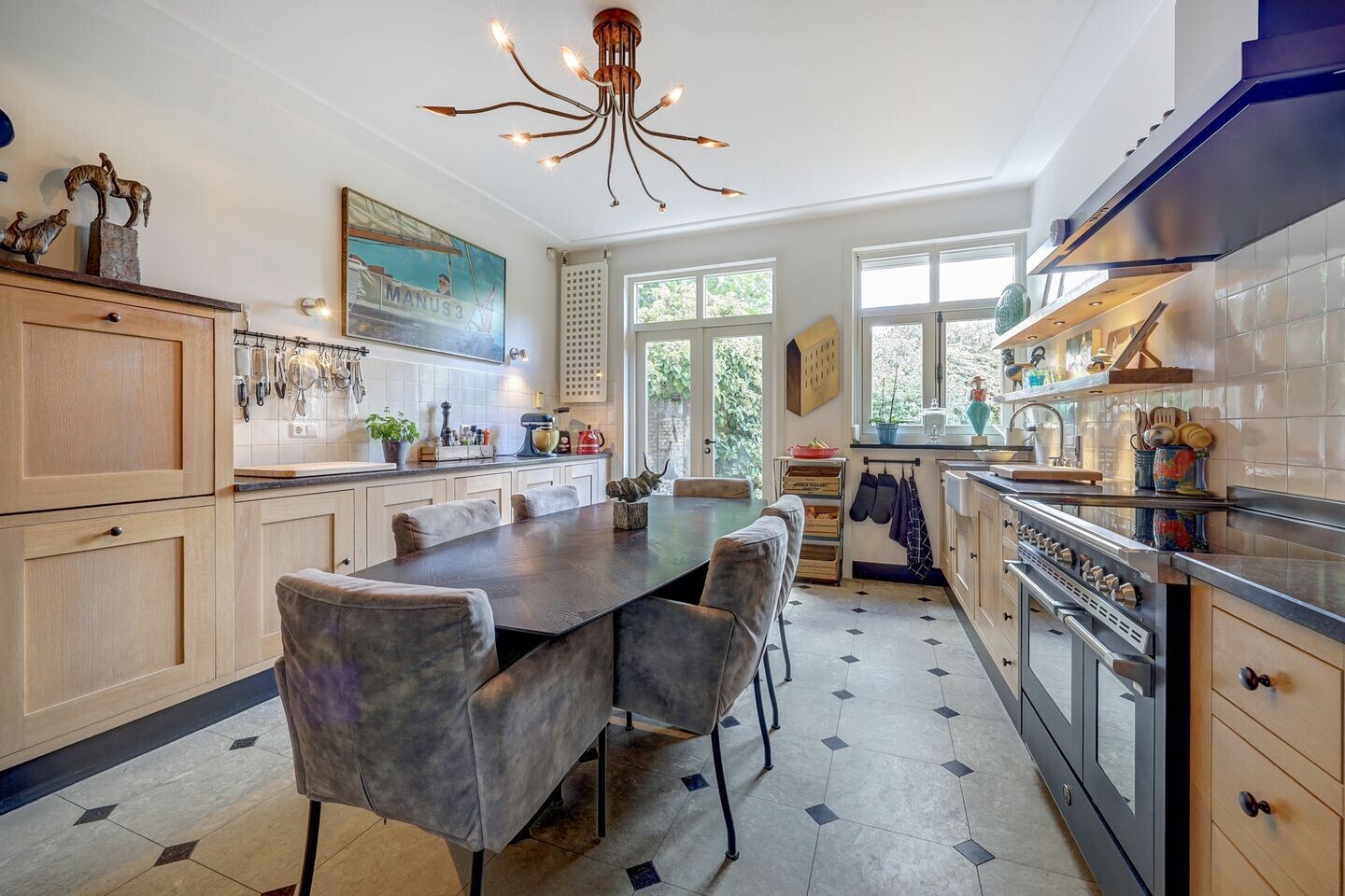 Hoekwoning te koop: Markt 20, Geertruidenberg