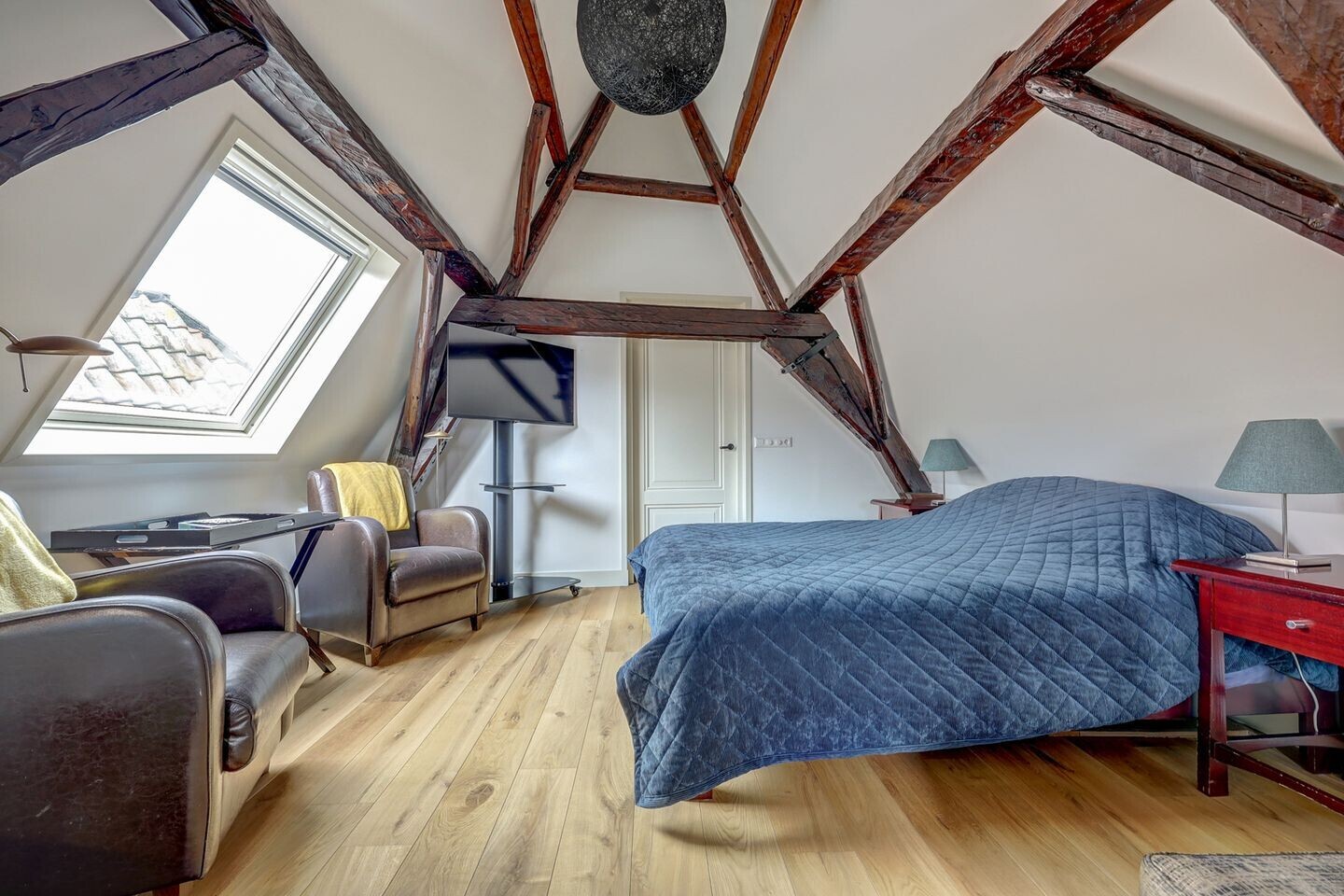 Hoekwoning te koop: Markt 20, Geertruidenberg