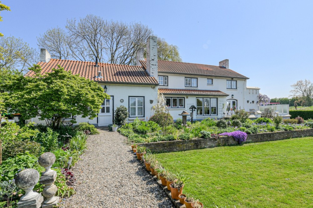 Vrijstaande woning te koop: Commandeurstraat 2, Geertruidenberg