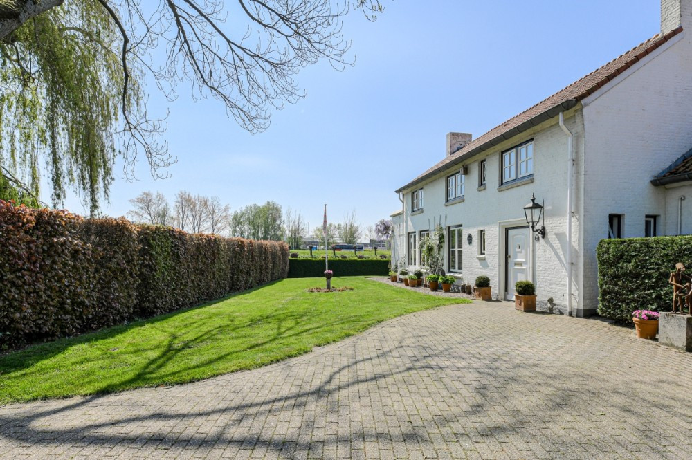 Vrijstaande woning te koop: Commandeurstraat 2, Geertruidenberg