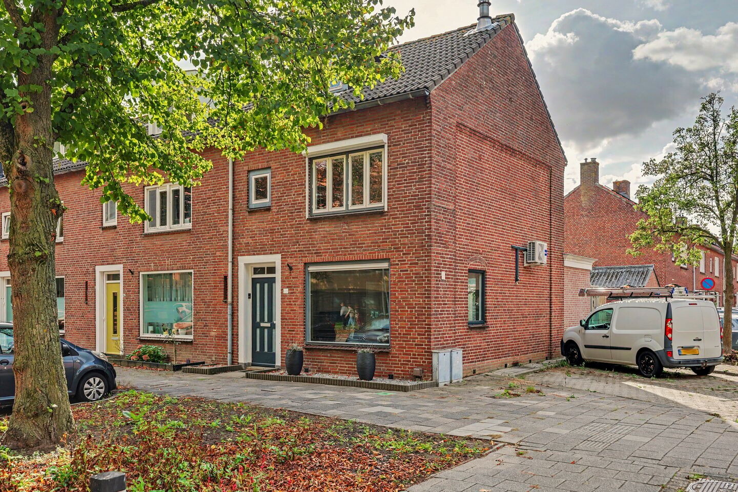 Hoekwoning te koop: Stadsweg 28, Geertruidenberg