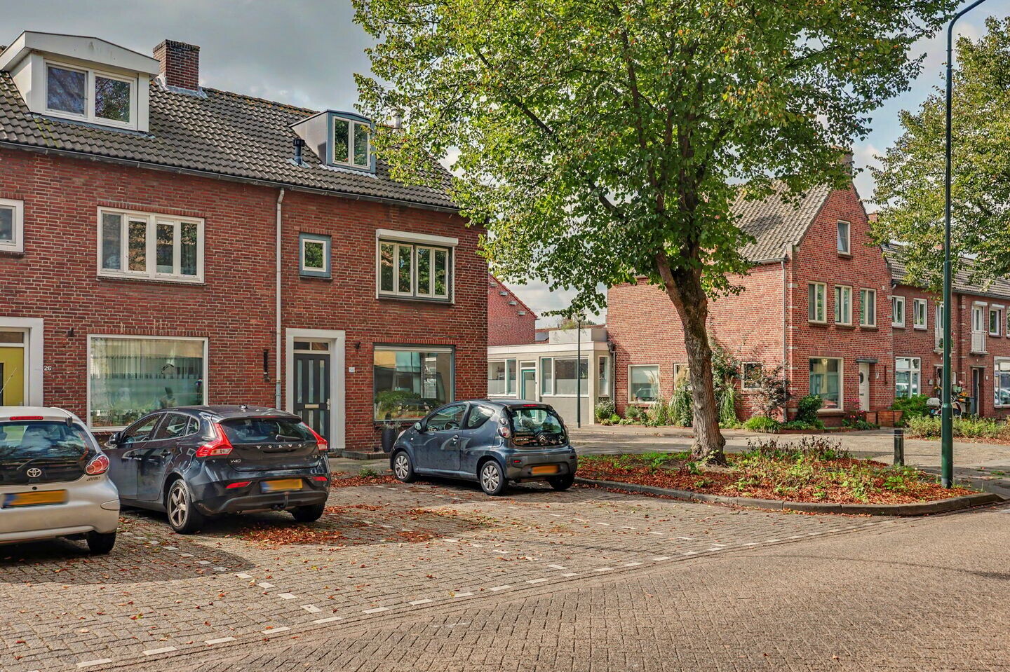 Hoekwoning te koop: Stadsweg 28, Geertruidenberg