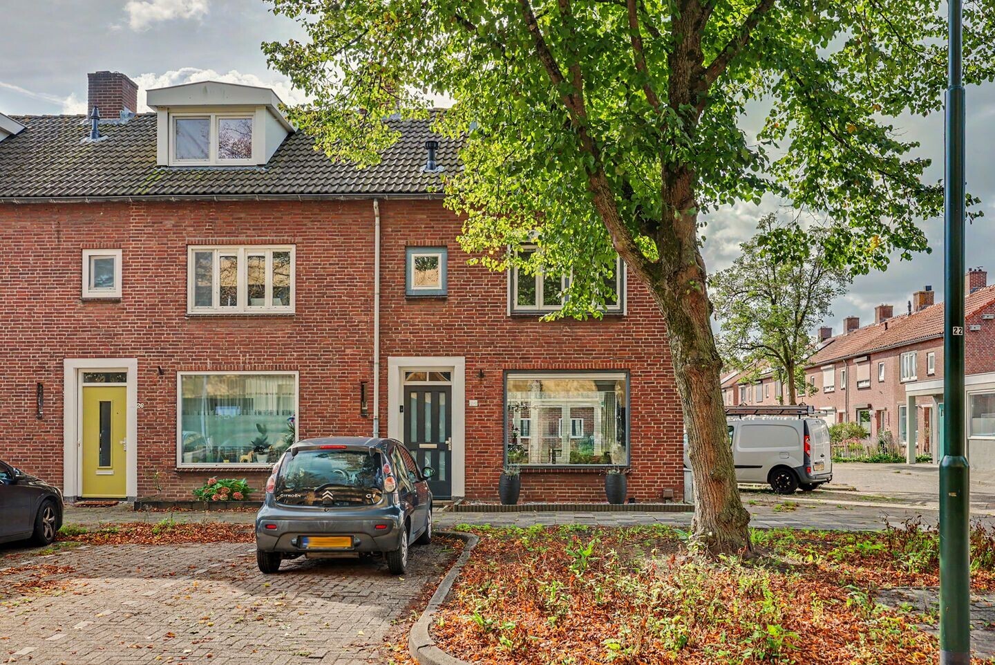 Hoekwoning te koop: Stadsweg 28, Geertruidenberg