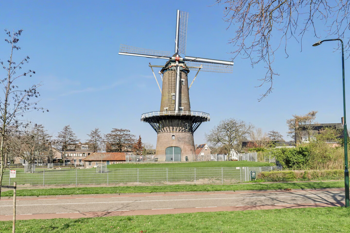 Vrijstaande woning te koop: de Bossen 18, Raamsdonksveer