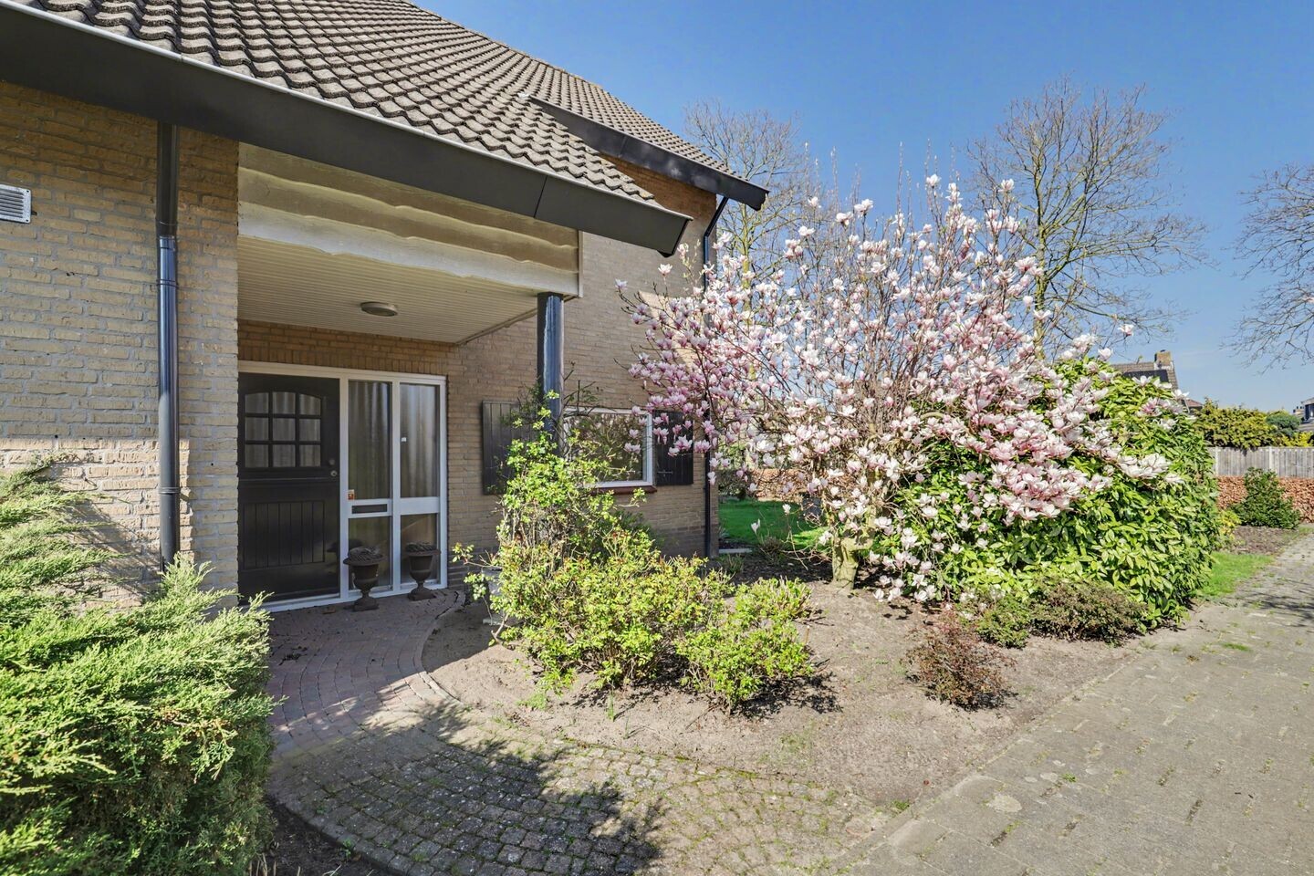 Vrijstaande woning te koop: de Bossen 18, Raamsdonksveer