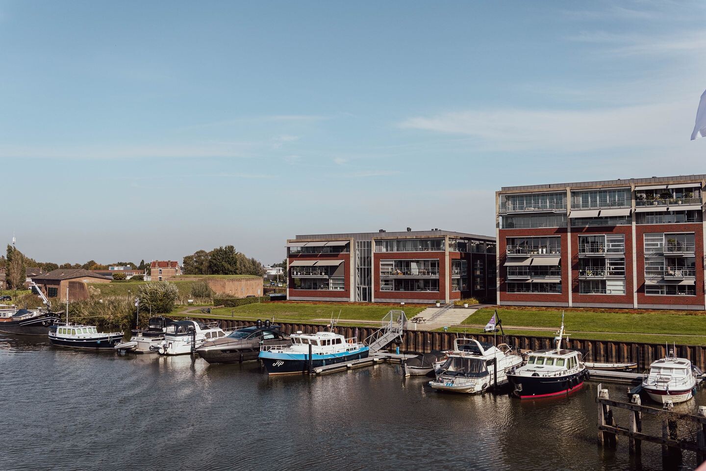 Appartement te koop: Tolbrugplein 70, Raamsdonksveer